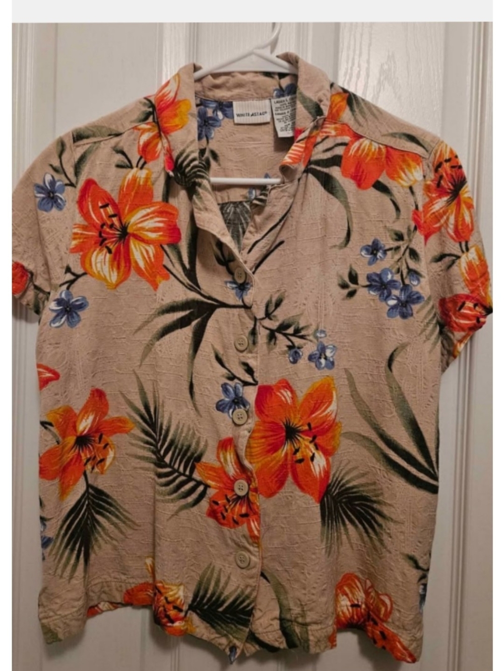 🎉 3 Items/$15 🎉 Y2K/Retro White Stag Floral Button-Up Tropical Shirt